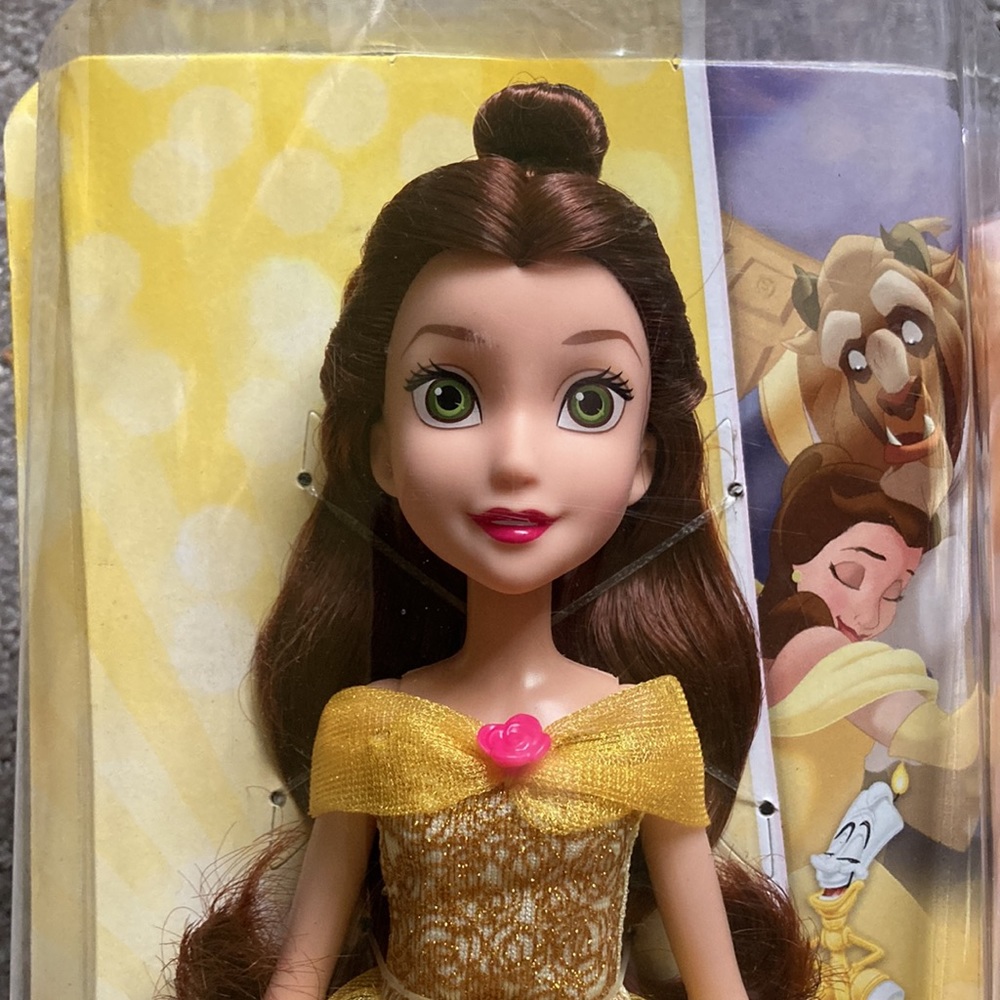 NIB Bundle 2 Disney Princess Royal Shimmer Belle & Pocahontas dolls - Picture 2 of 7